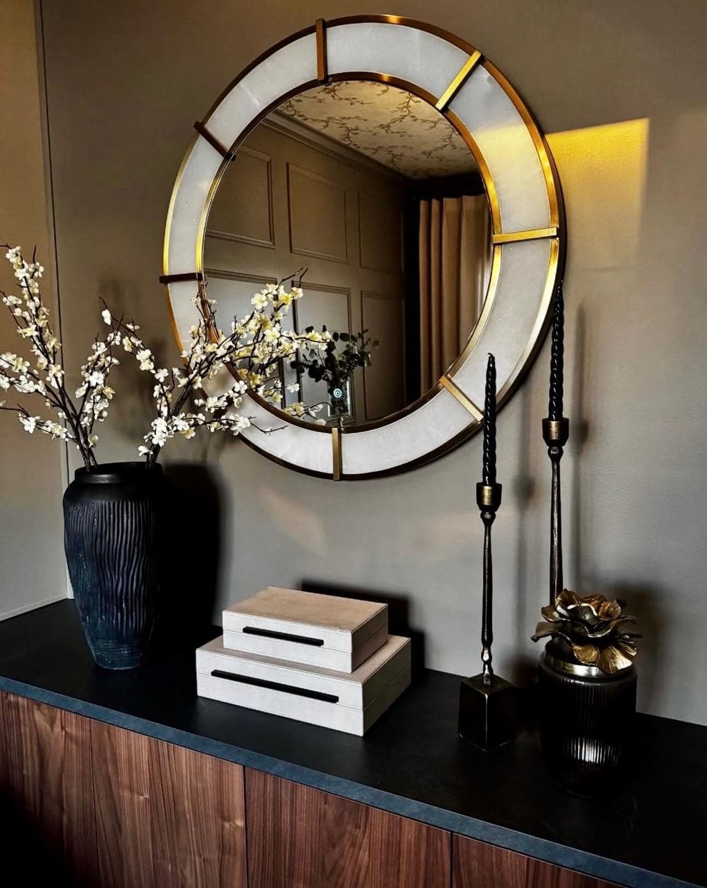 Elegant Credenza Vignette