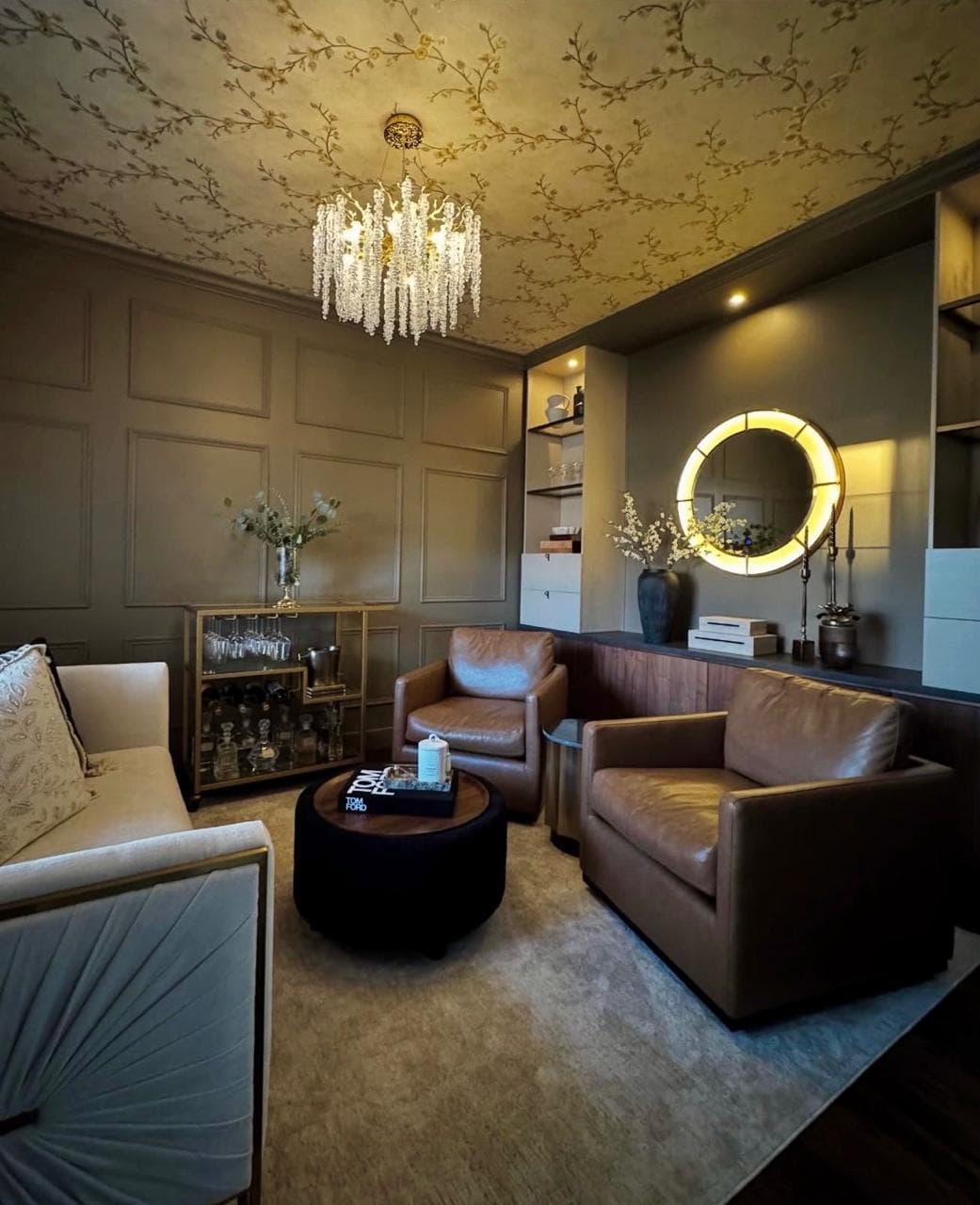 Sophisticated Lounge